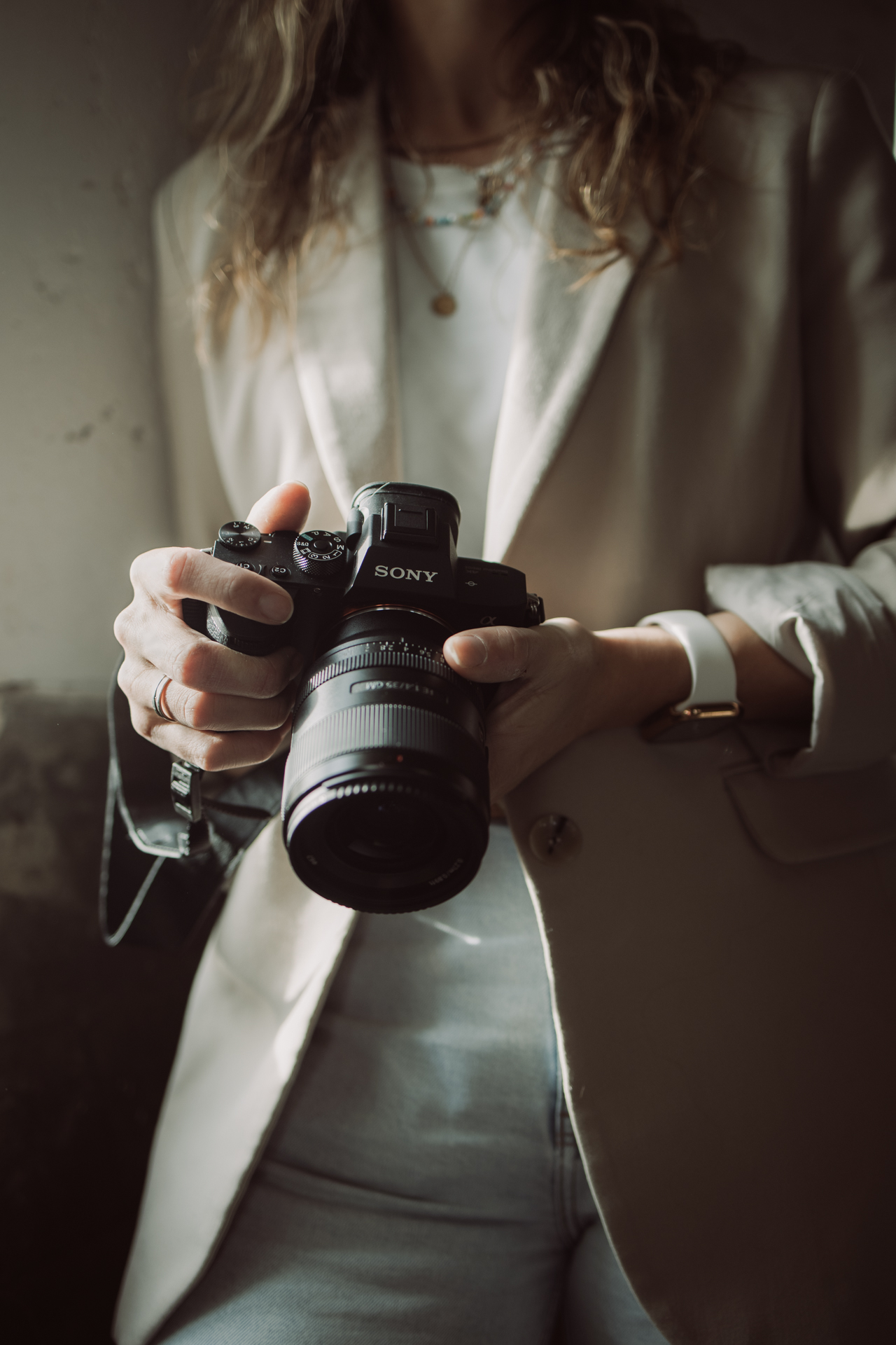 Detailfoto van Denise met camera